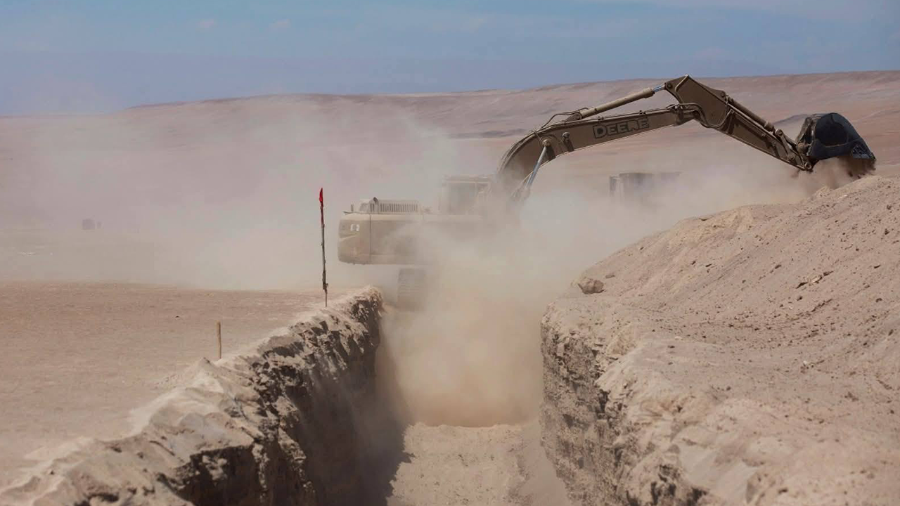 Chile excava zanja en frontera con Perú para frenar ingreso irregular de migrantes
